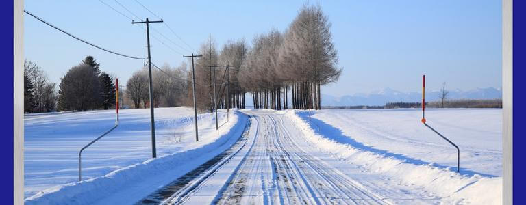 How Wet or Snow-Covered Road Conditions Affect Trailers