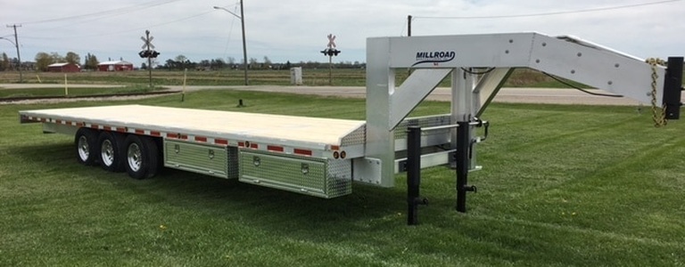 After the Combine: 7 Fall Jobs for a Millroad Gooseneck Trailer on Canadian Farms